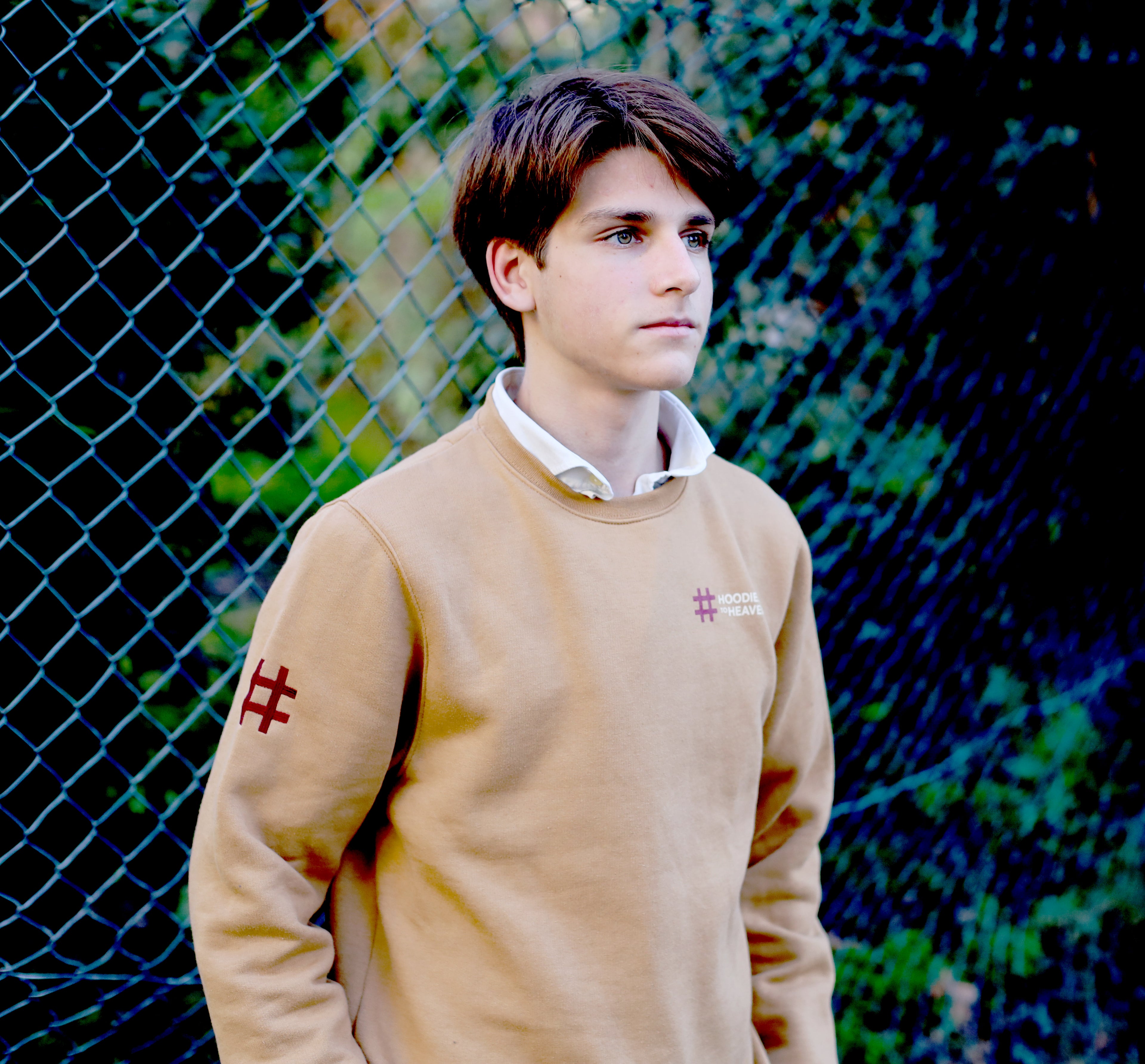 Sudadera camel "just be human"
