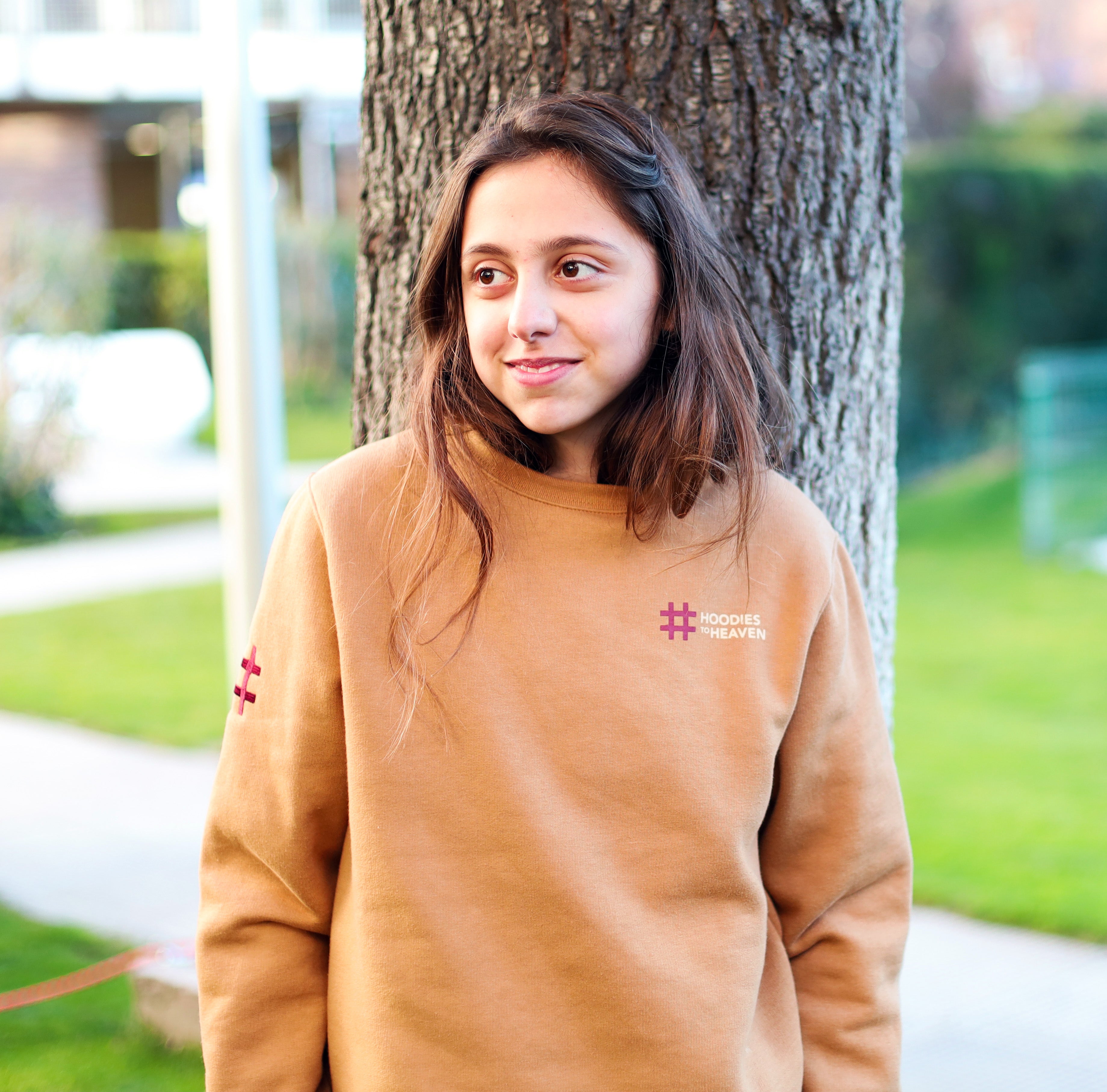 Sudadera camel "just be human"