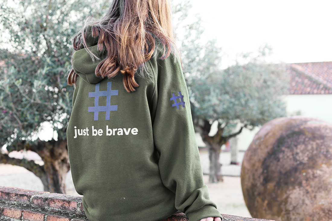 Sudadera verde &quot;just be brave&quot;